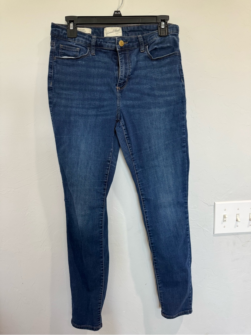 Universal Thread-Mid-Size Skinny Jeans - Picture 2 of 2